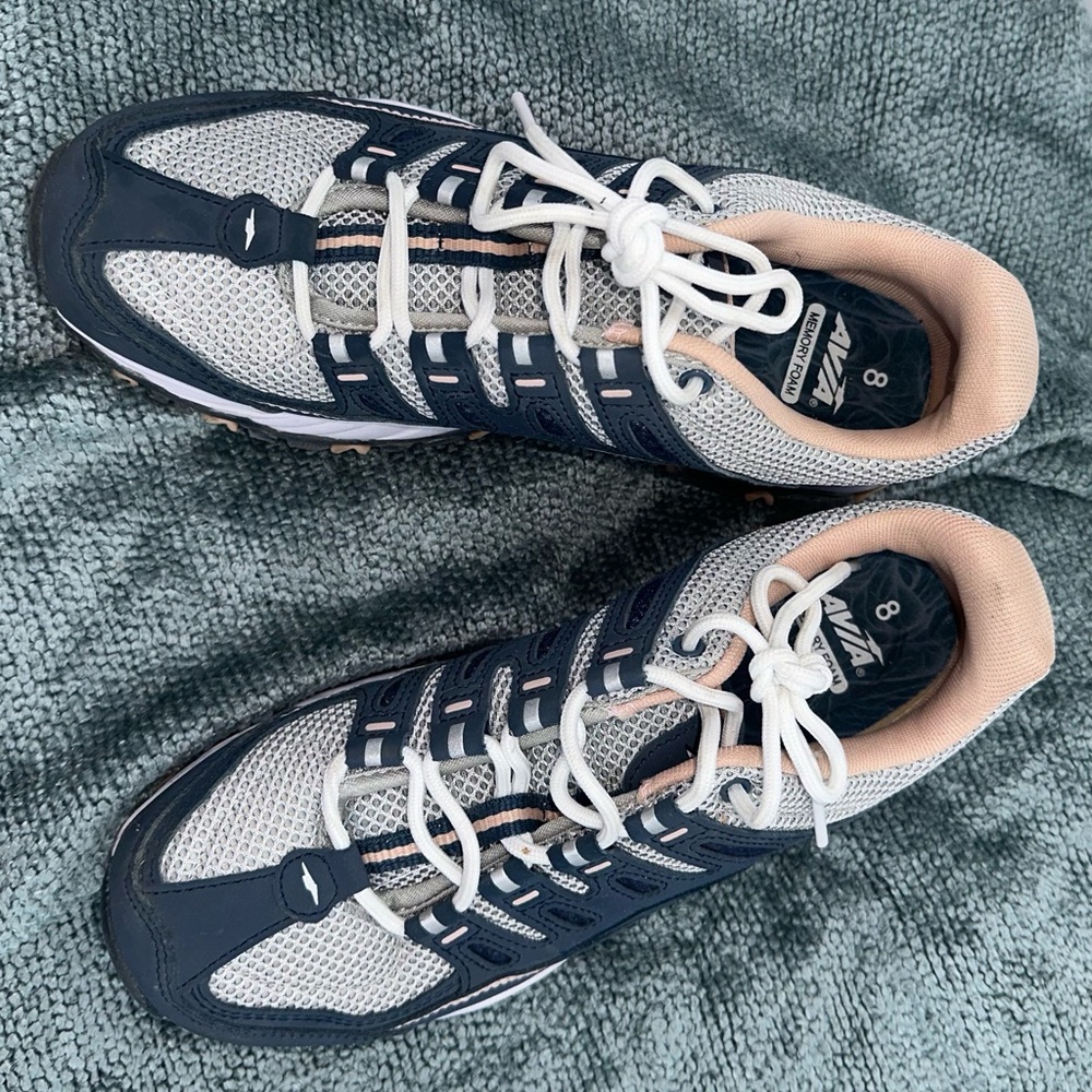 Avila Womens Sneaker 8 NWOT - Picture 2 of 7